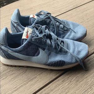 Vintage looking Nike